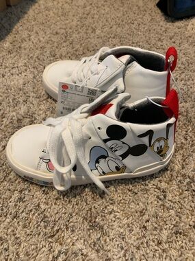 Zara White Kids High-Top Sneakers with Red Heel Loop and Mickey Mouse Fab4 Print